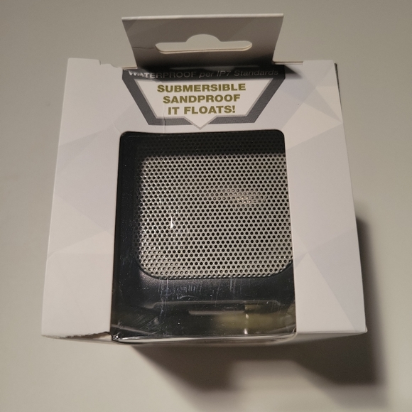 NEW MINI WATERPROOF IP57 OUTDOOR BLUETOOTH SPEAKER SPEAKERPHONE GRAY NIB! - Picture 8 of 8